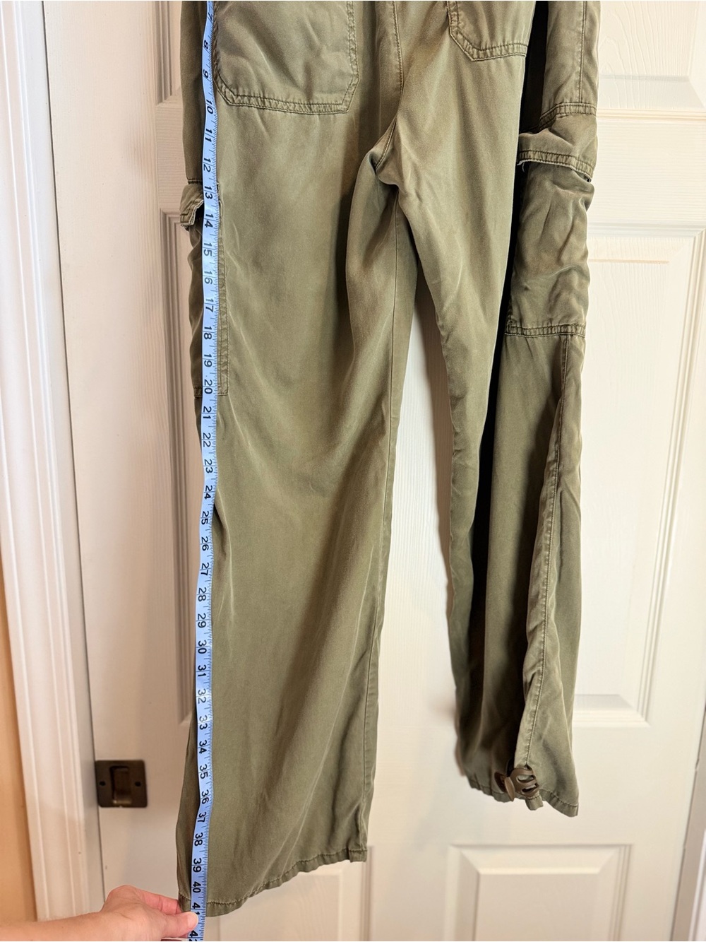 Very Soft, Lightweight and Cool Olive Green Cargo Drawstring Women's Pants - Lg - Picture 4 of 7